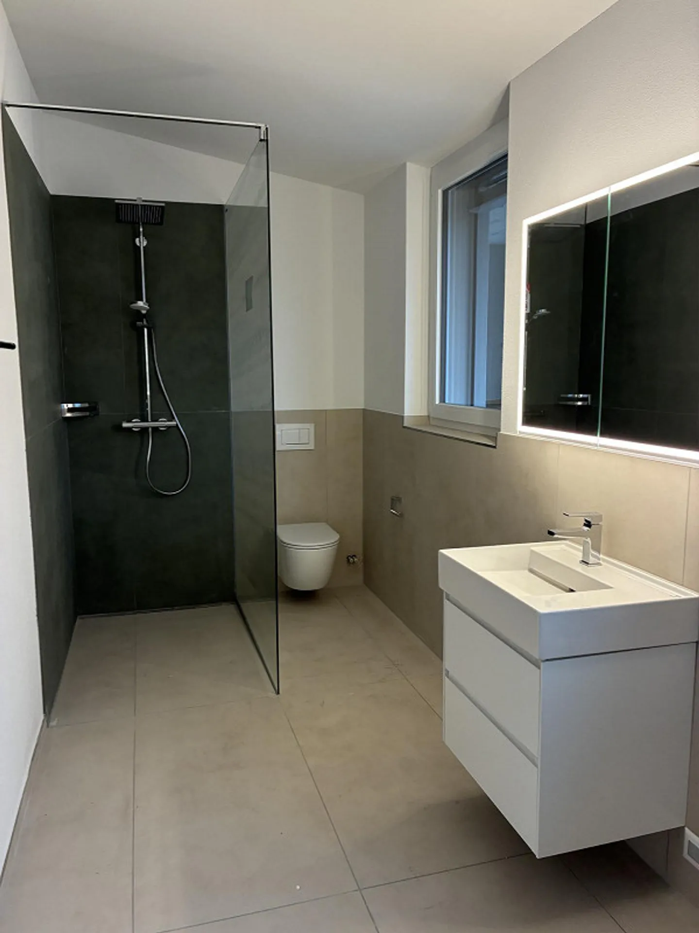 3.5 Room Apartment Attic - Photo 3 of 8