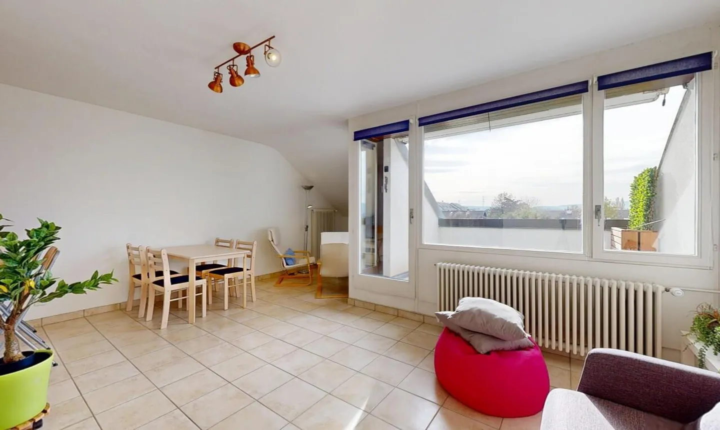 Attico 2.5 stanze a Perly: calma, verde e luminosità - Foto 2 di 11