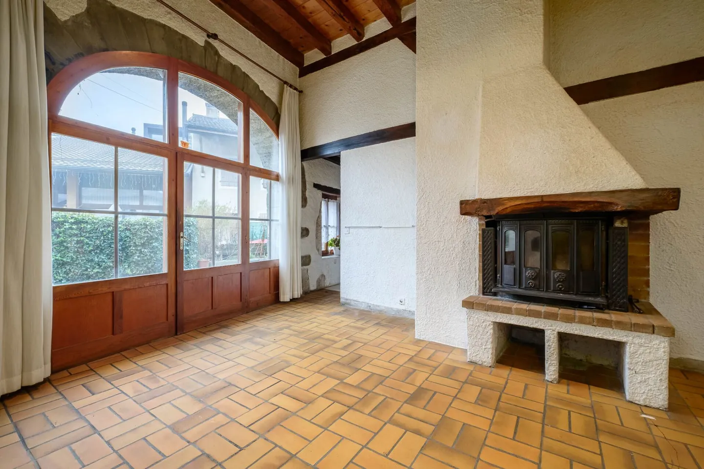 Maison de charme à rénover avec grand terrain et vue Jura - Foto 3 di 8