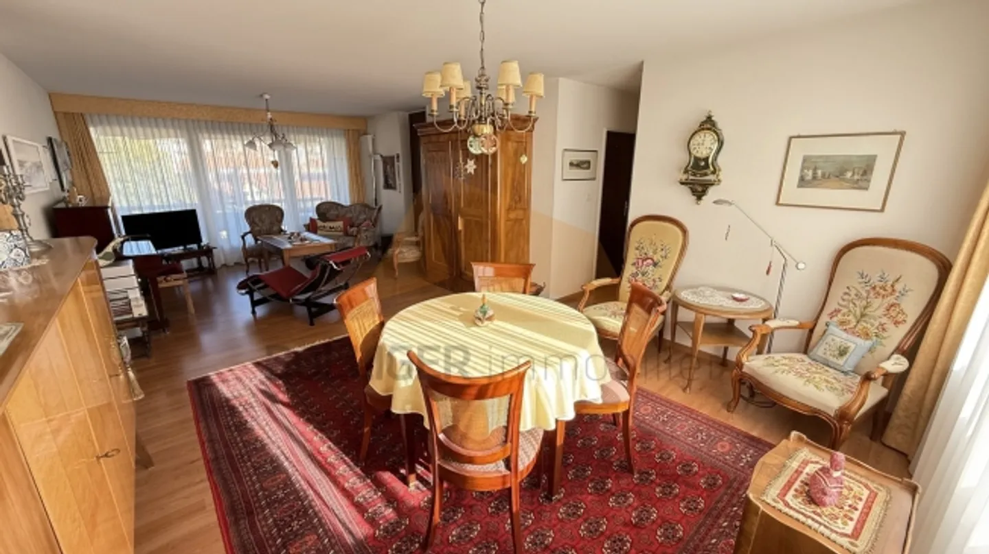 «A VENDRE
APPARTEMENT DE 4,5 PIÈCES AVEC BALCON
ET GARAGE BOX» - Photo 5 sur 10