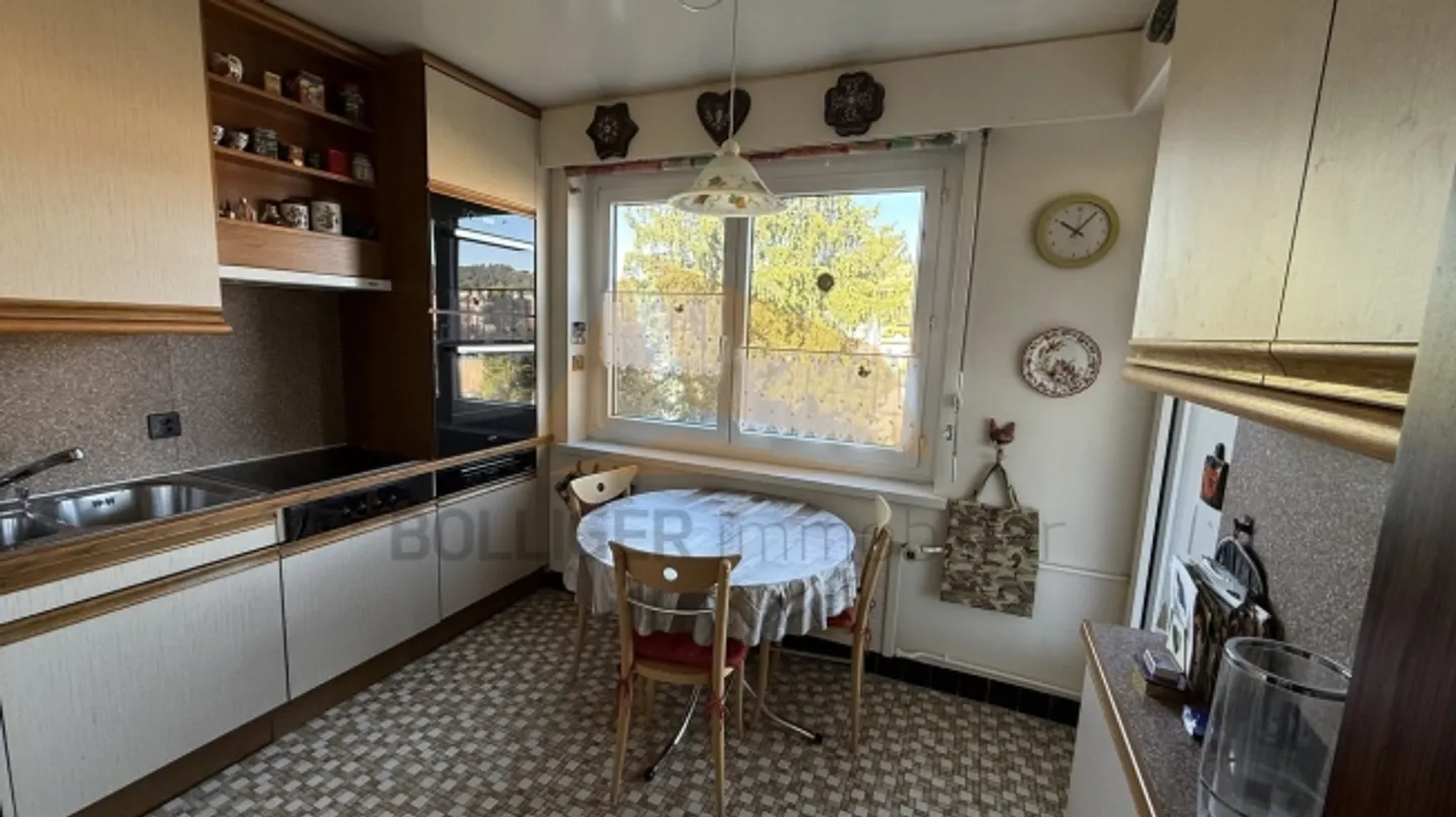 «A VENDRE
APPARTEMENT DE 4,5 PIÈCES AVEC BALCON
ET GARAGE BOX» - Photo 7 sur 10