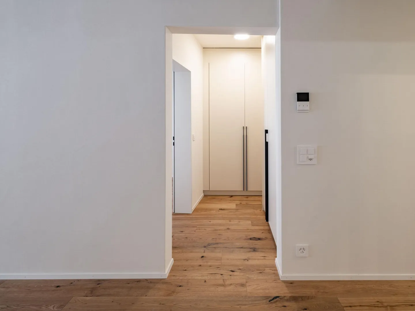 Perfectly connected, comfortable living! - Photo 4 of 8