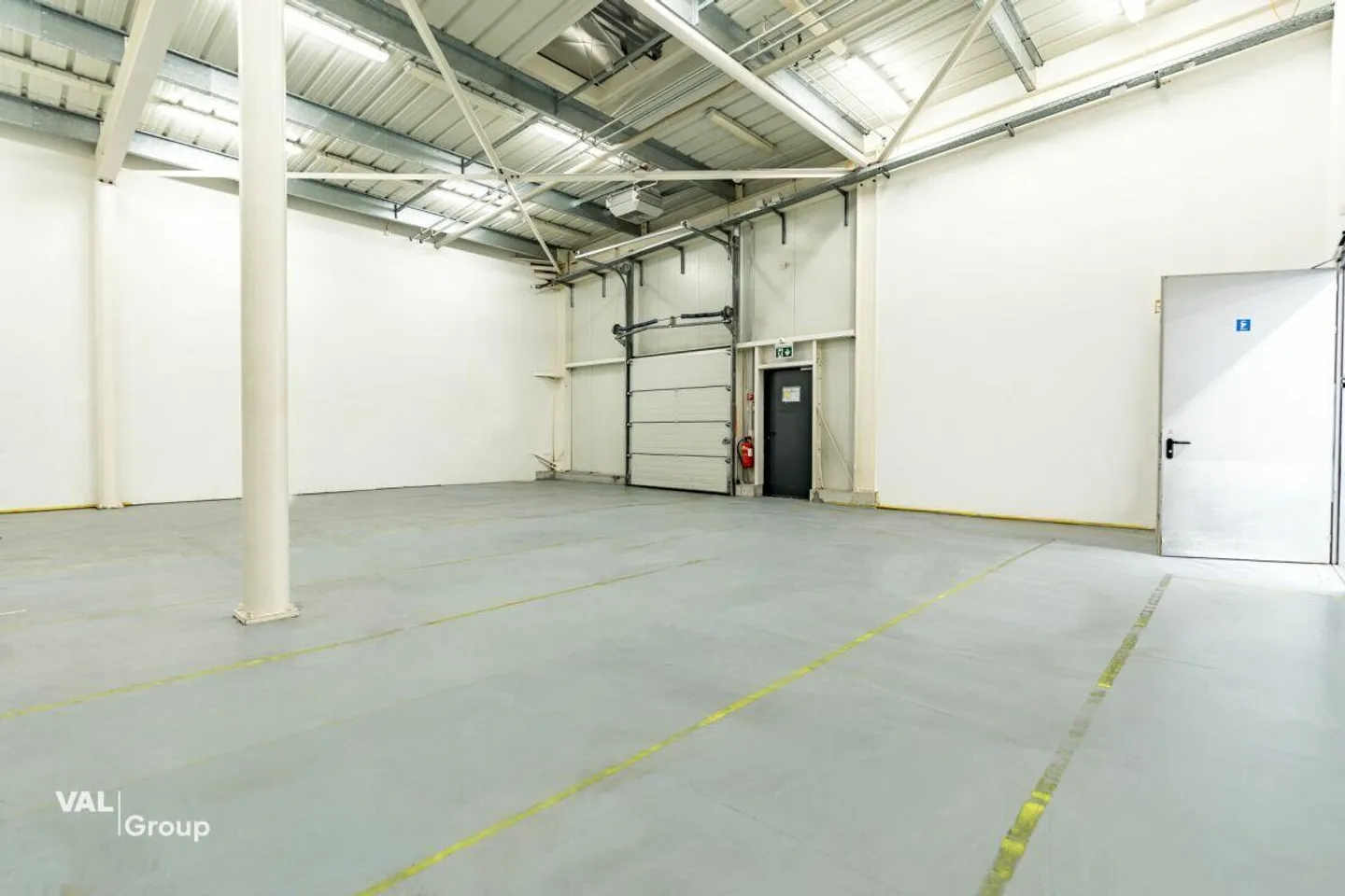 Moderna sala commerciale nel mercato al dettaglio 'Dreispitz' - Foto 4 di 13