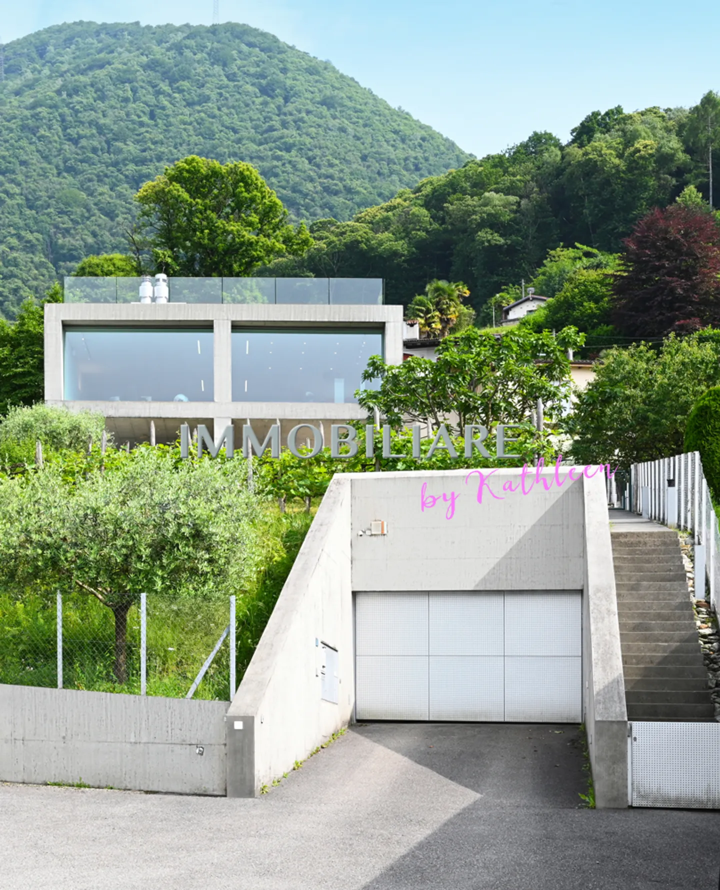 Villa with exposed concrete, panoramic lake view and sustainable features - Photo 14 of 15