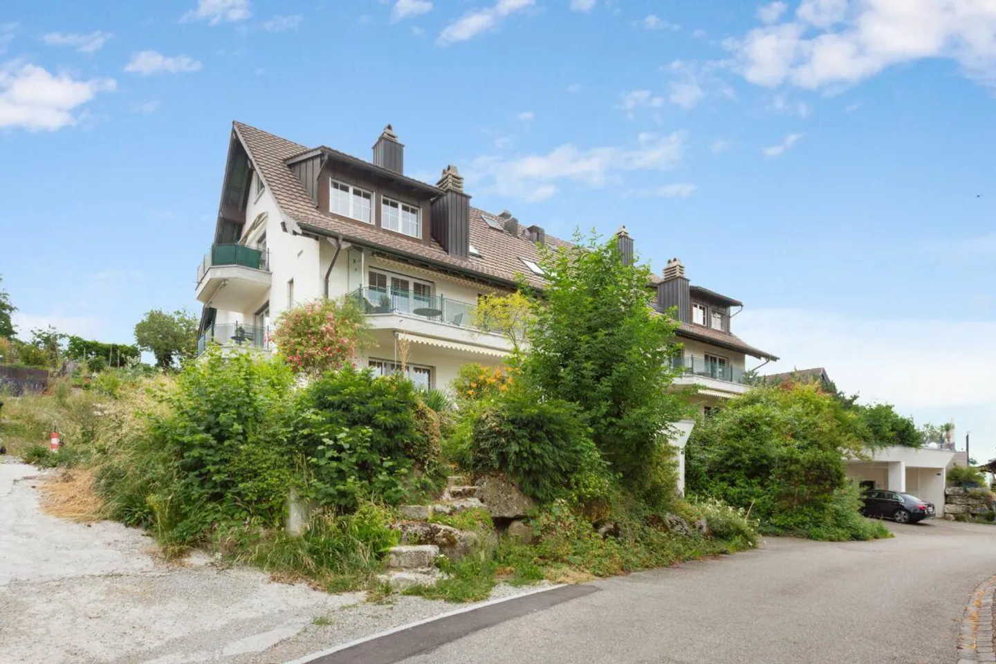 Maisonette-Dachwohnung im Grünen mit Blick auf den Pfäffikersee und... - Foto 2 von 11