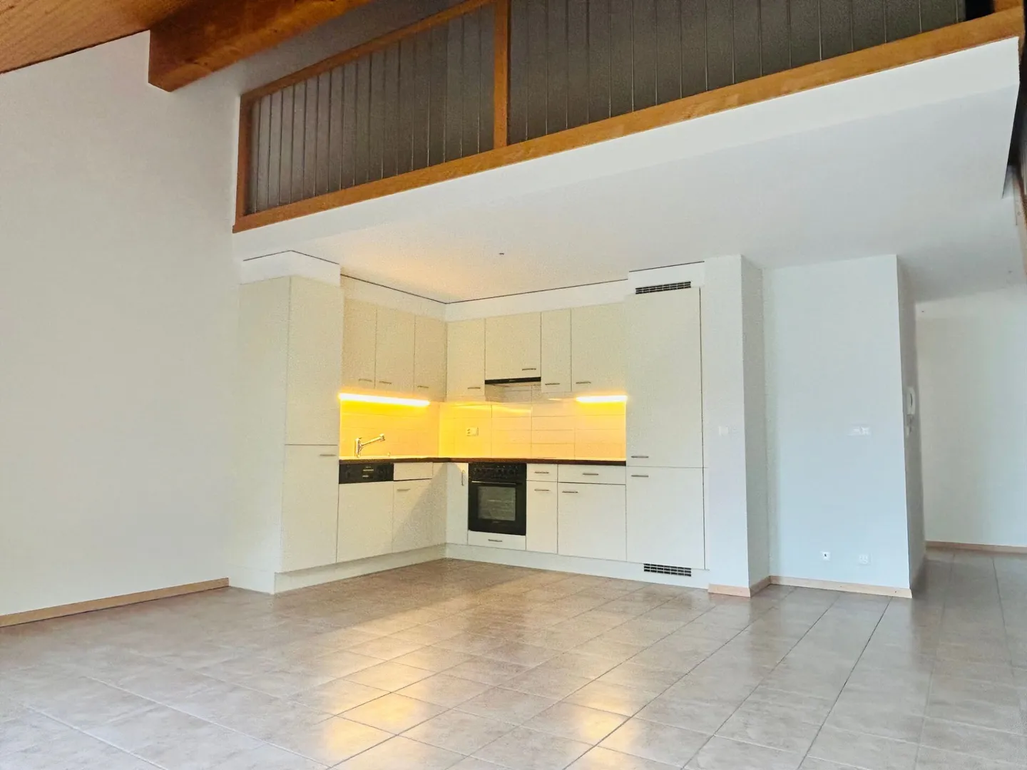 LOCATION - BLONAY - Spacieux appartement de 4.5 pièces - Photo 2 sur 8