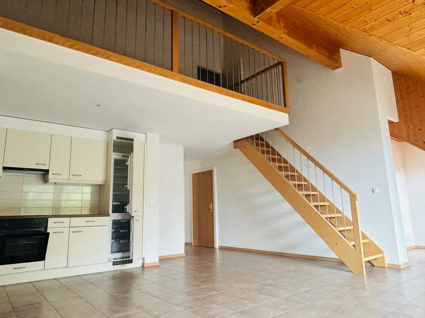 LOCATION - BLONAY - Spacieux appartement de 4.5 pièces - Photo 3 sur 8