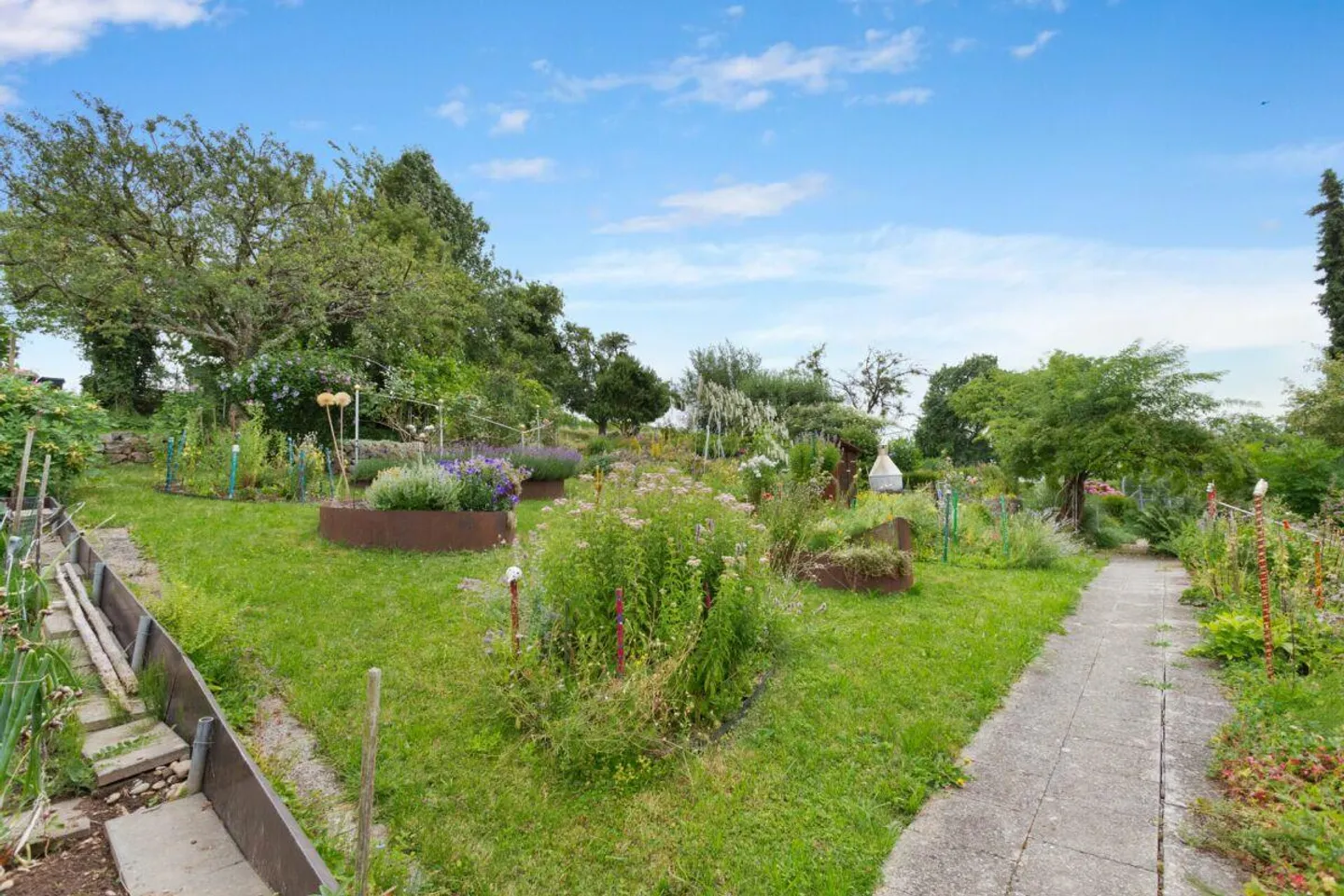 Maisonette-Dachwohnung im Grünen mit Blick auf den Pfäffikersee und... - Foto 4 von 11