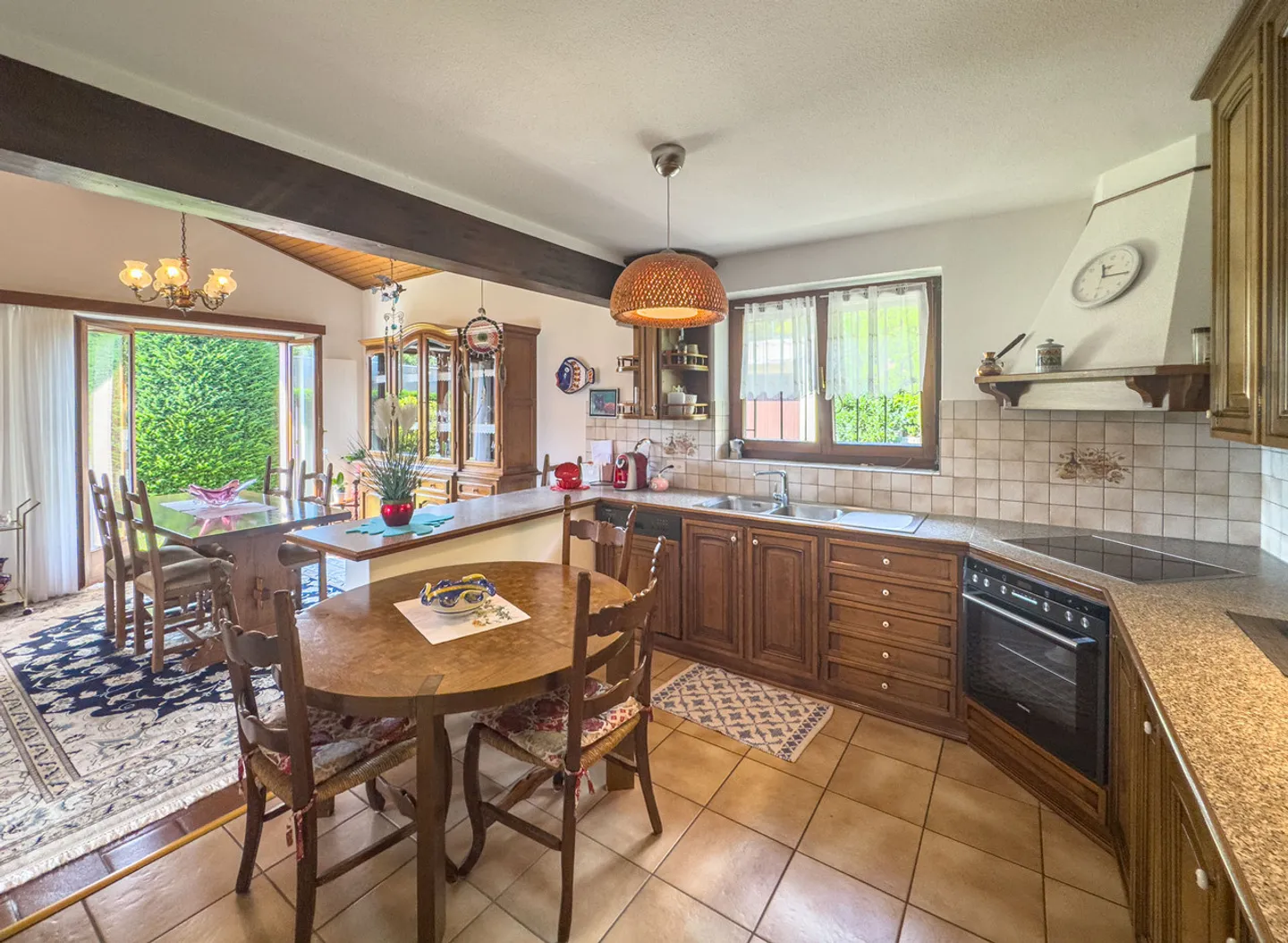 Casa bifamiliare con ampio giardino a Taverne - Foto 3 di 10