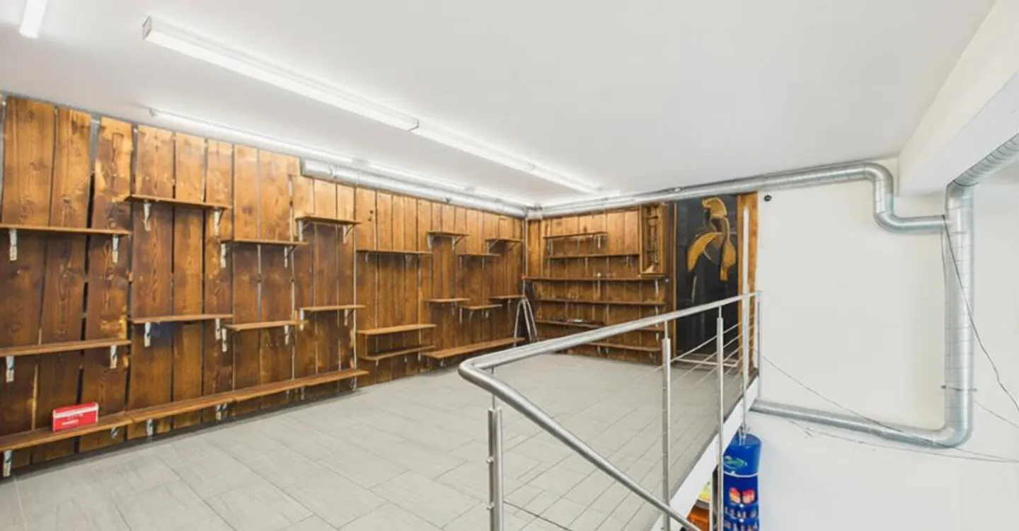 Commercial Retail Space in Central Location in Opfikon - Photo 6 of 10