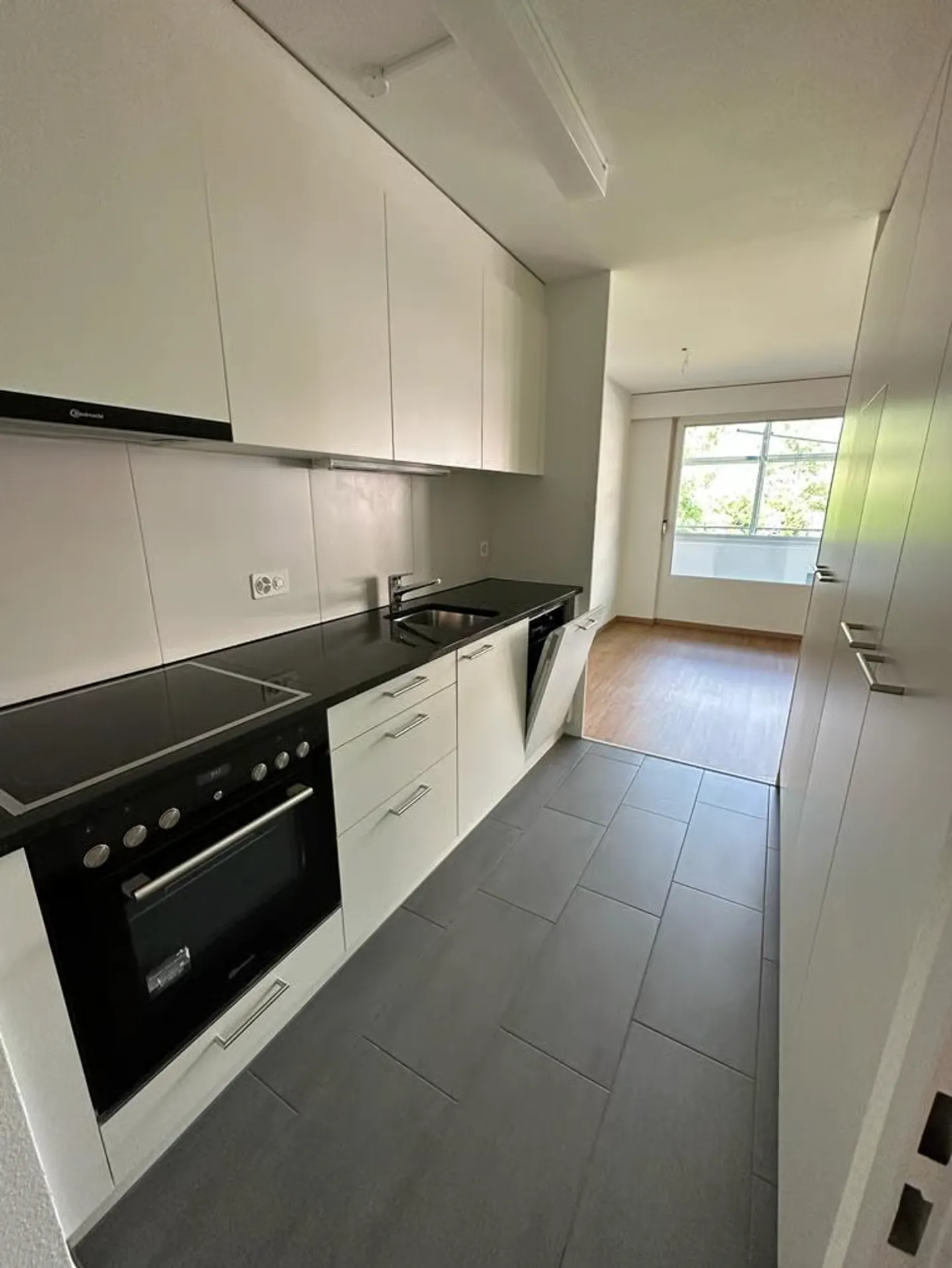 Appartamento di 3.5 stanze in una posizione tranquilla - Foto 2 di 9