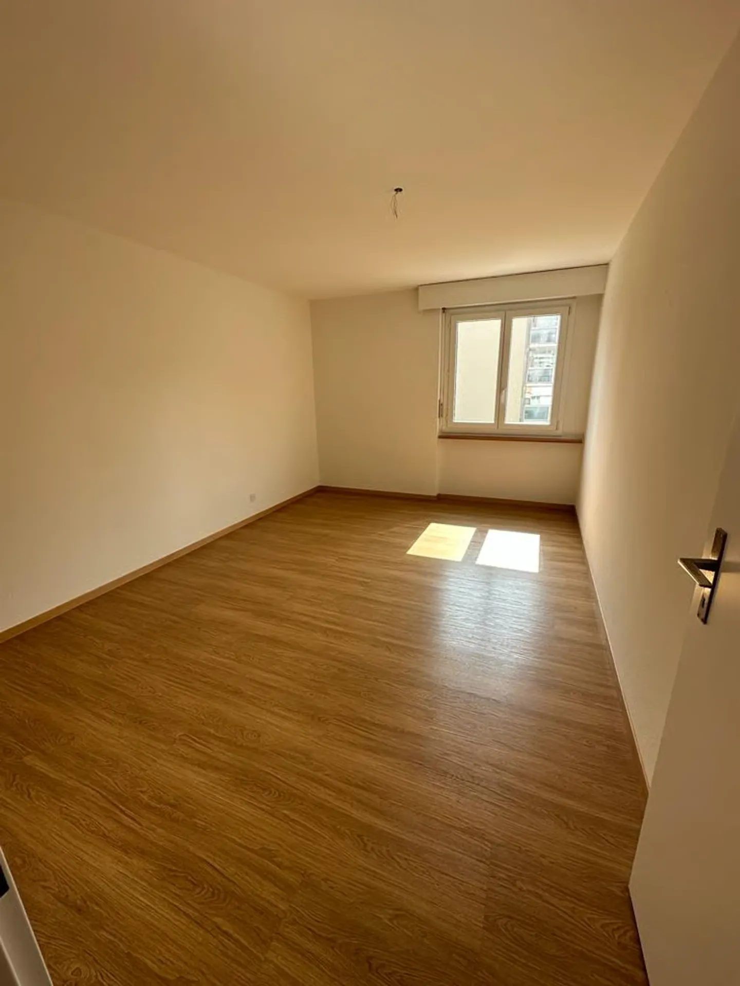 Appartamento di 3.5 stanze in una posizione tranquilla - Foto 5 di 9