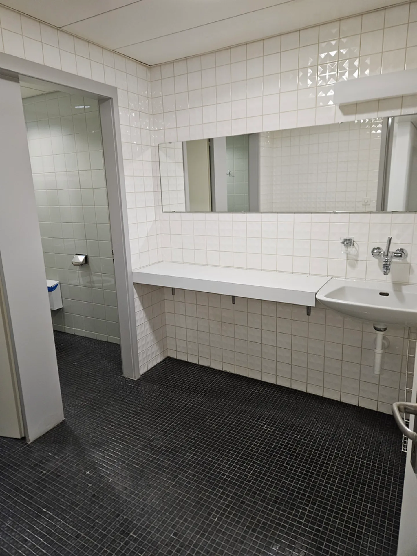 Spazio commerciale in affitto nel centro di Urdorf - Foto 5 di 8