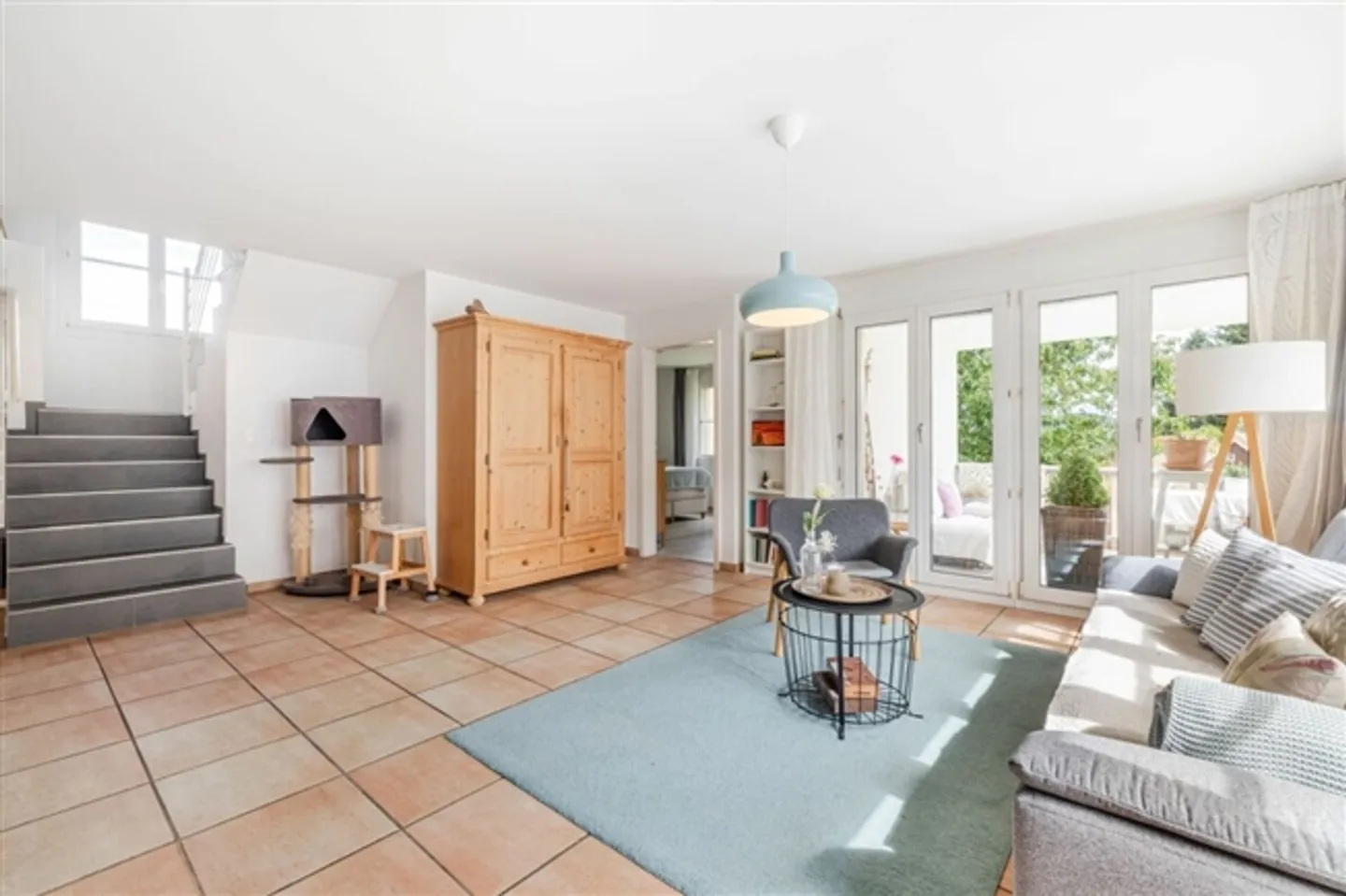 Dreamlike 6.5-room penthouse apartment with bright rooms and sunny balcony - Photo 1 of 15