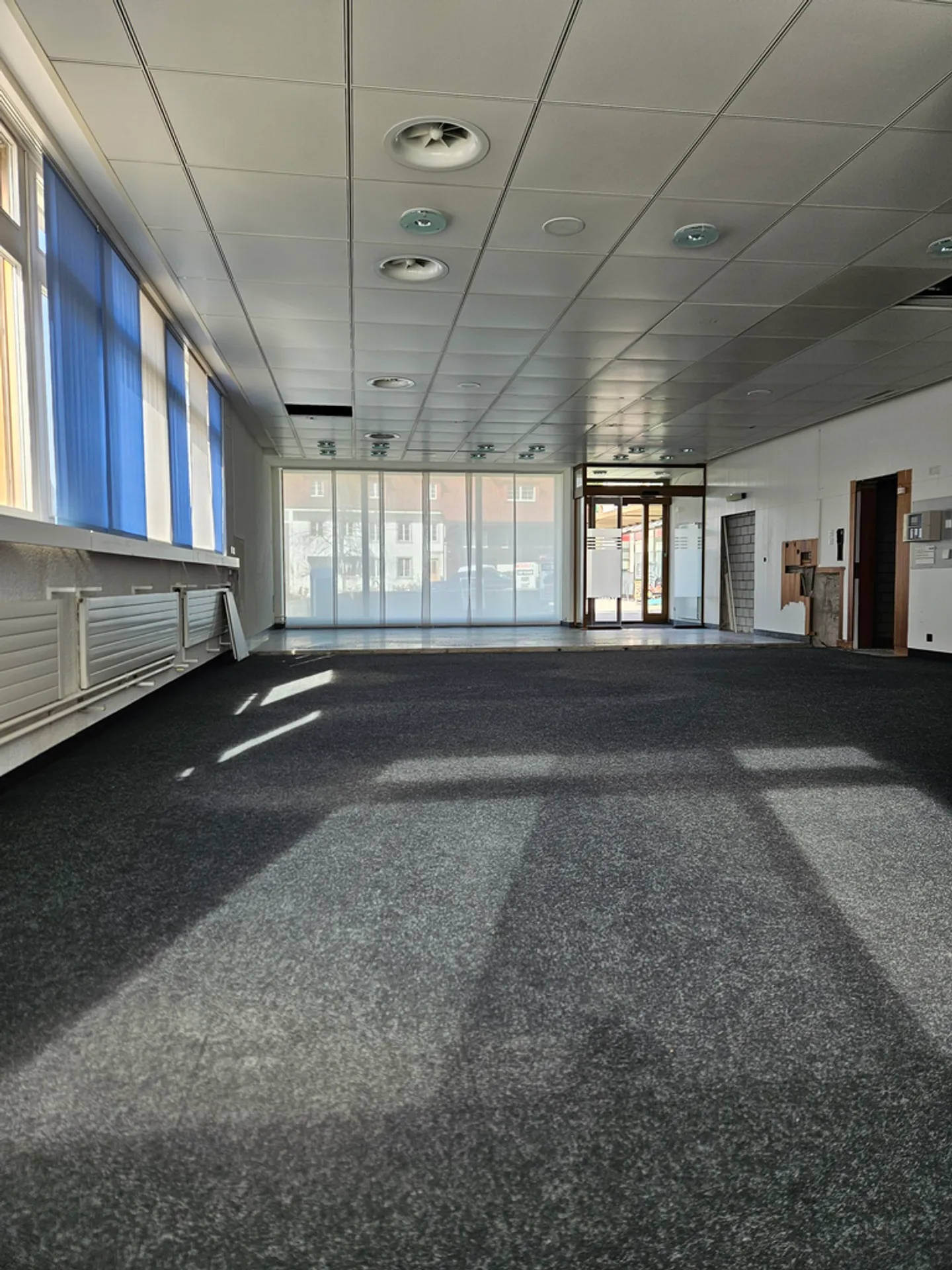 Spazio commerciale in affitto nel centro di Urdorf - Foto 6 di 8