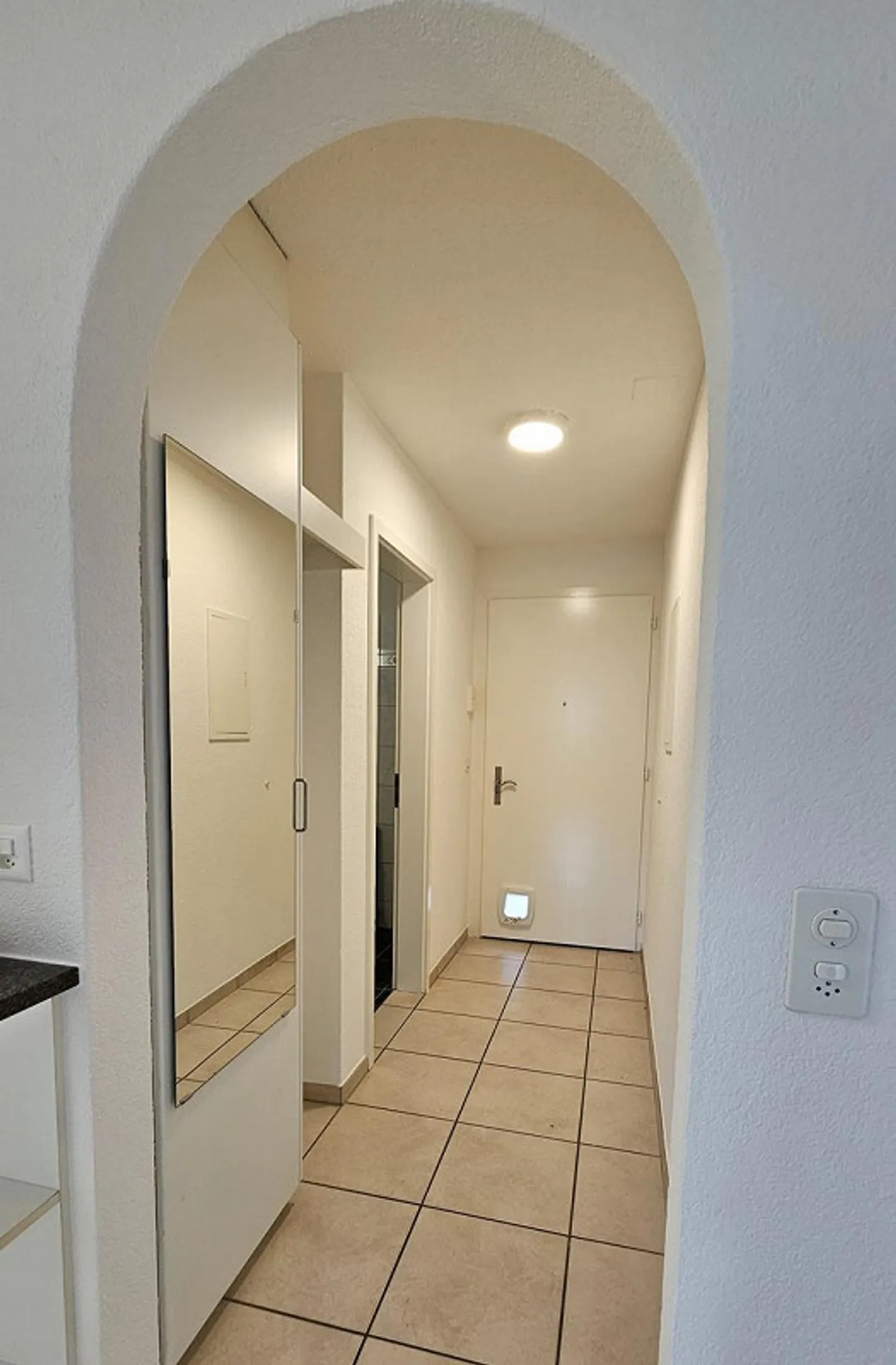 Belle appartement de jardin 2.5 pièces dans un emplacement de choix à Neuhausen - Photo 7 sur 17