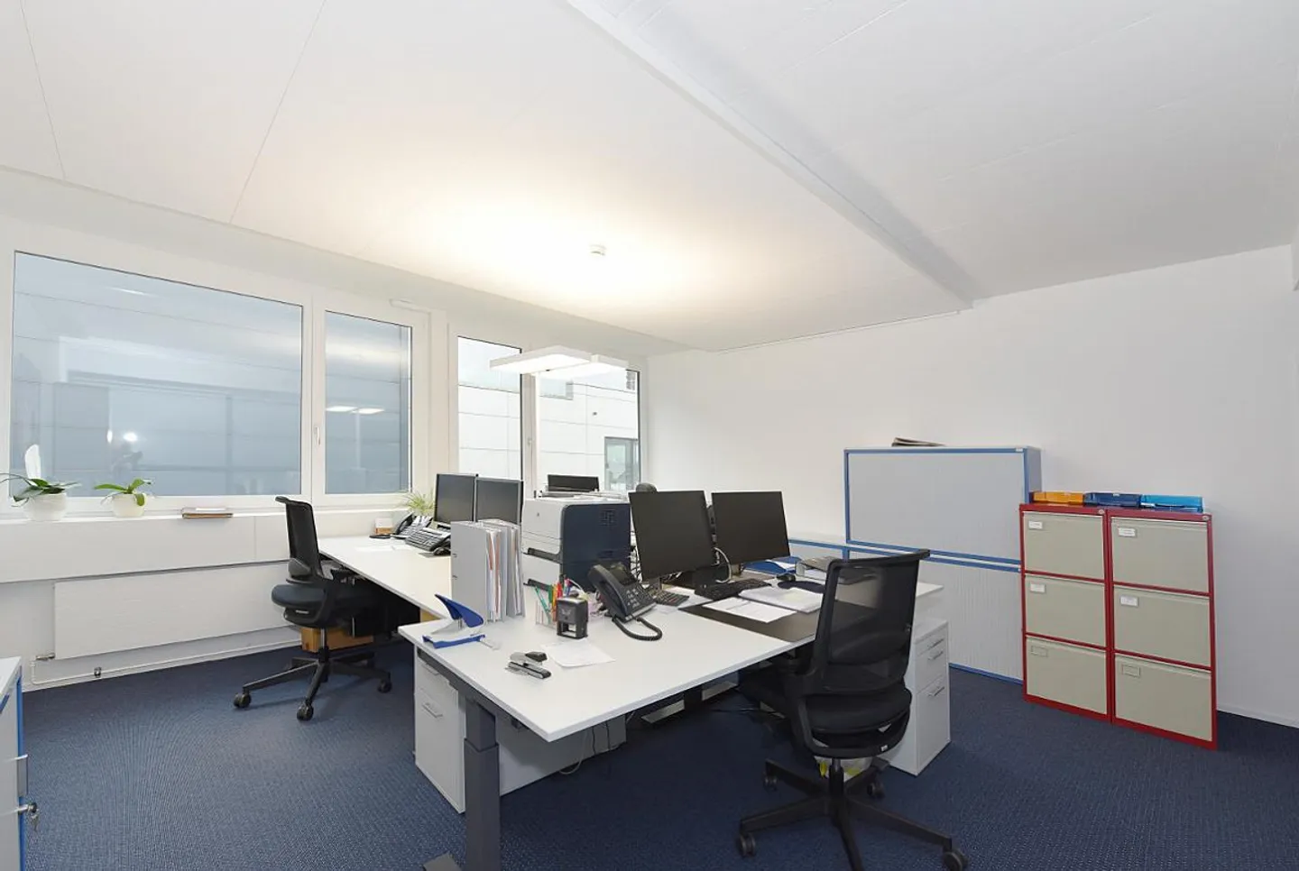 Office and commercial spaces with training room, coworking - Photo 5 of 8