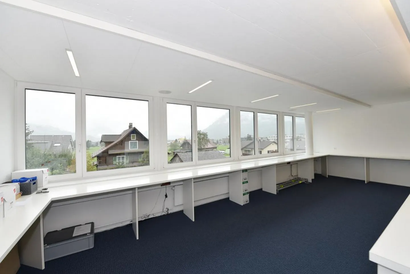 Office and commercial spaces with training room, coworking - Photo 6 of 8