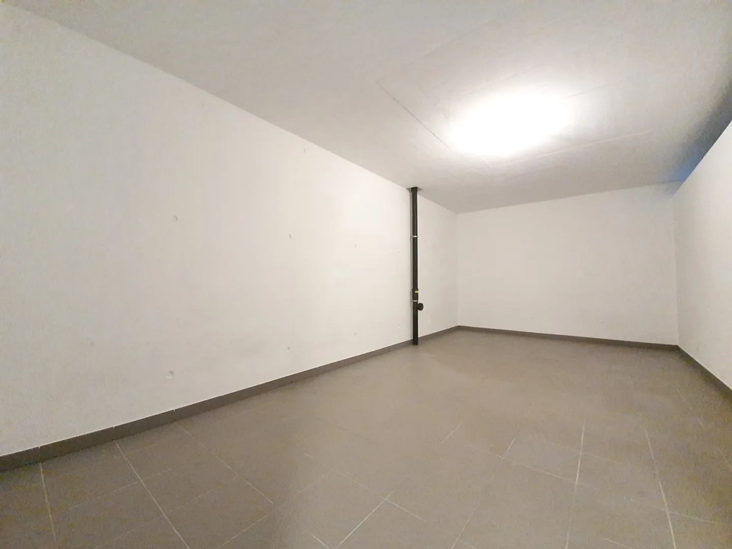 MAGNIFICENT OPPORTUNITY - BUILDING WITH INTERESTING YIELD! - Photo 27 of 28
