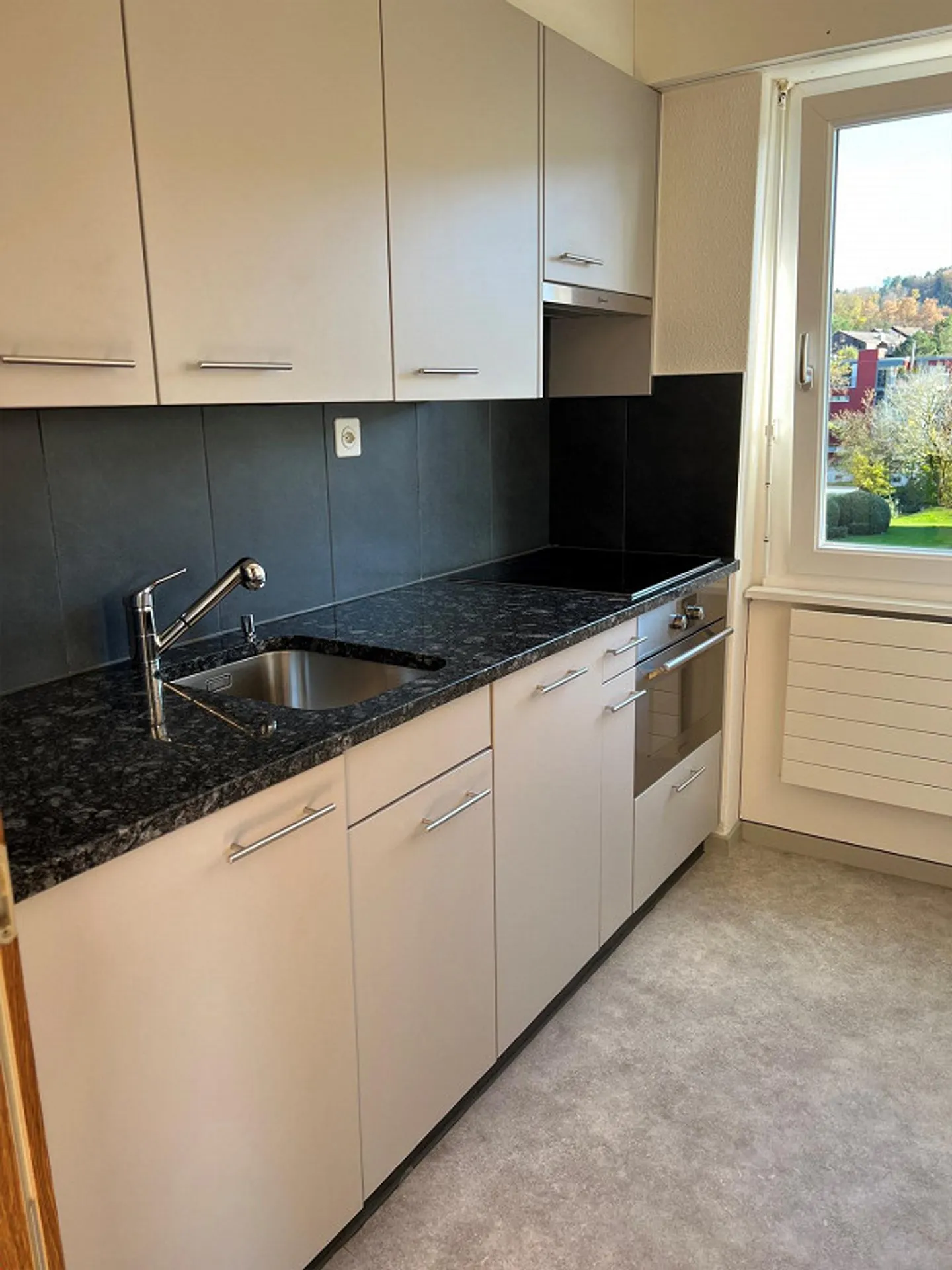 Grosszügige 2.5-Zimmerwohnung mit Balkon in Ostermundigen - Foto 4 di 9