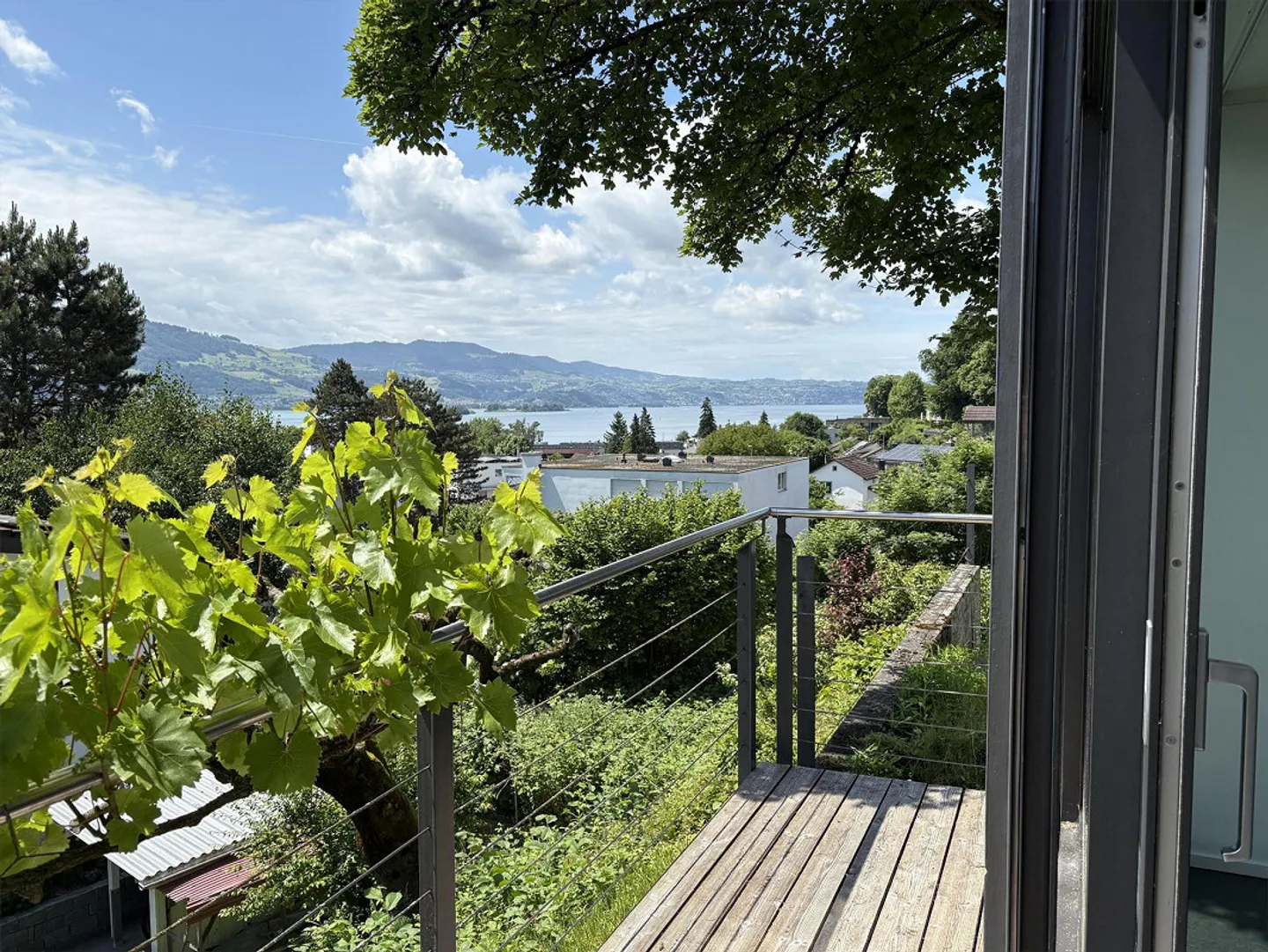 Gioiello architettonico con vista lago e potenziale - Foto 1 di 7