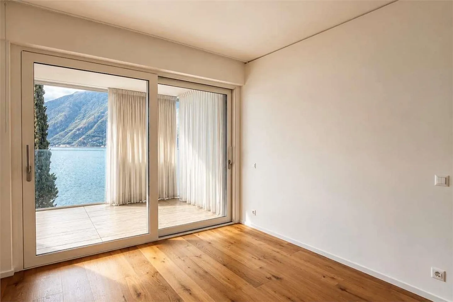 Elegante 3.5 locali in prestigiosa residenza nel cuore di Lugano - Foto 8 von 12