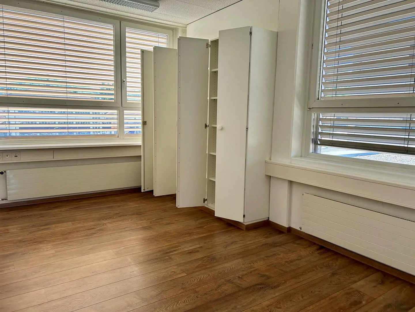 Spazio commerciale di circa 67m2 in affitto - Foto 4 di 7