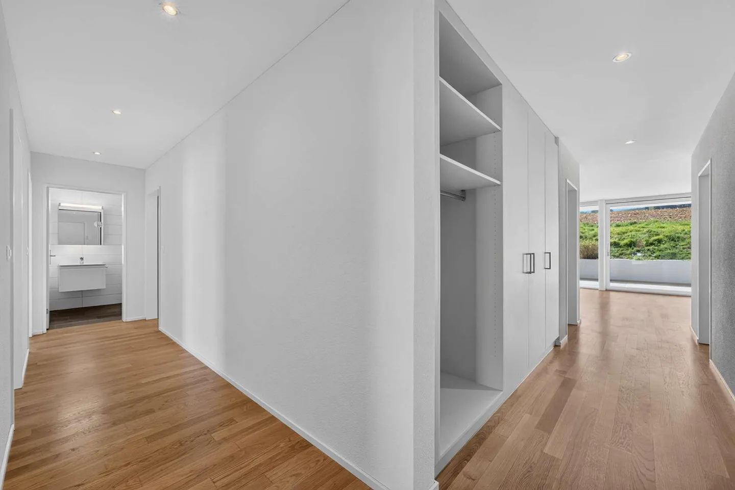 Appartement spacieux et lumineux de 5,5 pièces avec grande terrasse - Photo 7 sur 27