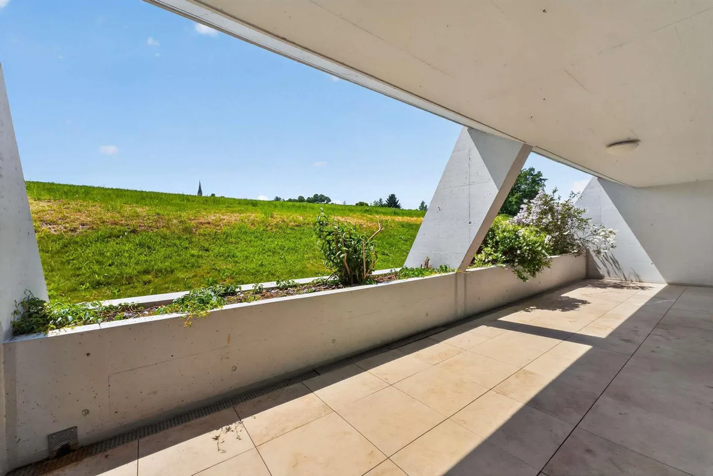 Appartement spacieux et lumineux de 5,5 pièces avec grande terrasse - Photo 11 sur 27