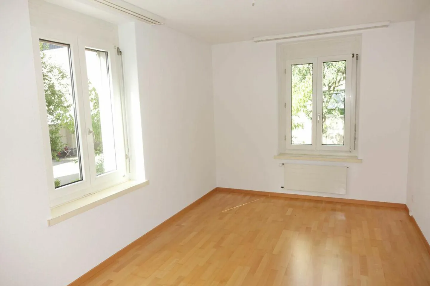appartement fraîchement rénové avec un grand balcon - Photo 4 sur 9