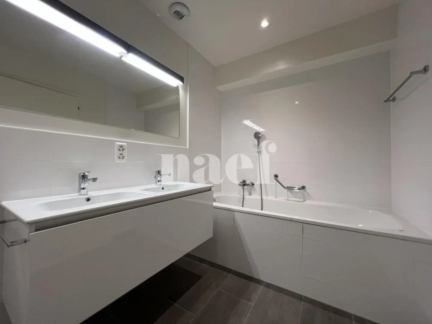 Schönes 4,5-Zimmer-Reihenhaus mit Garten - Foto 9 von 12