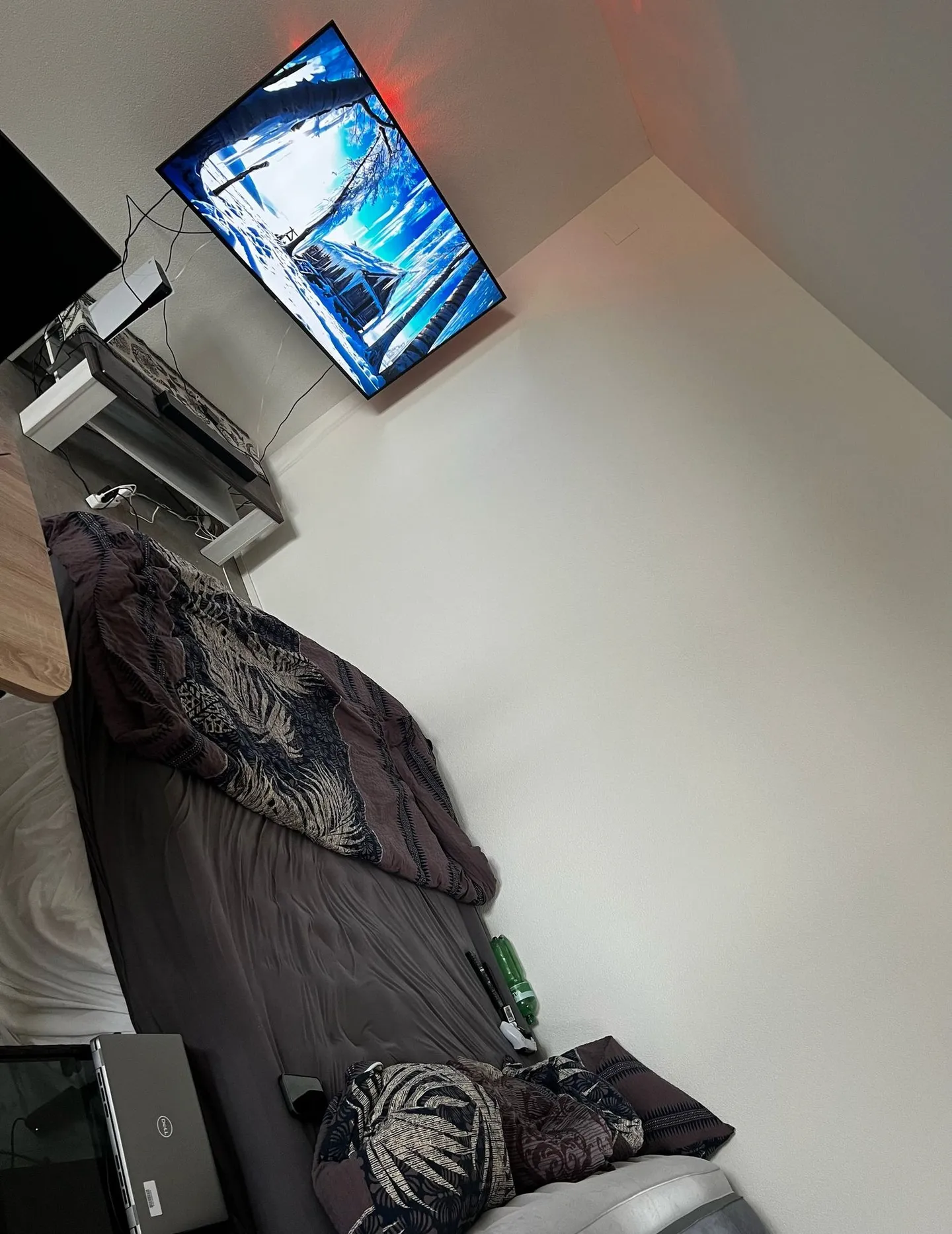 Cool 2 1/2 Room Loft Apartment with Fantastic Views - Photo 6 of 17