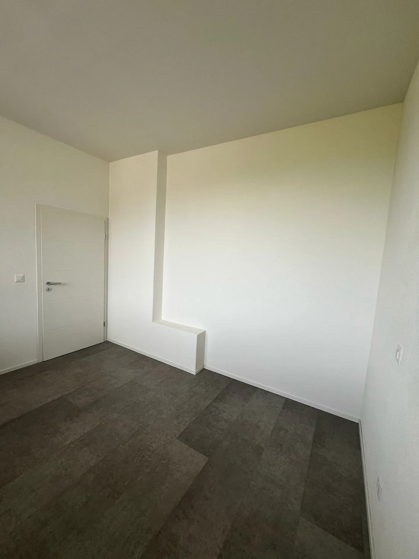 Cool 2 1/2 Room Loft Apartment with Fantastic Views - Photo 7 of 17