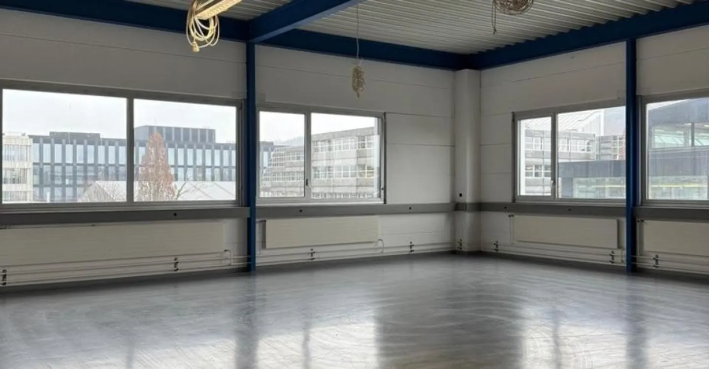Commercial space for rent / Surface commercial à louer ! - Photo 3 of 9