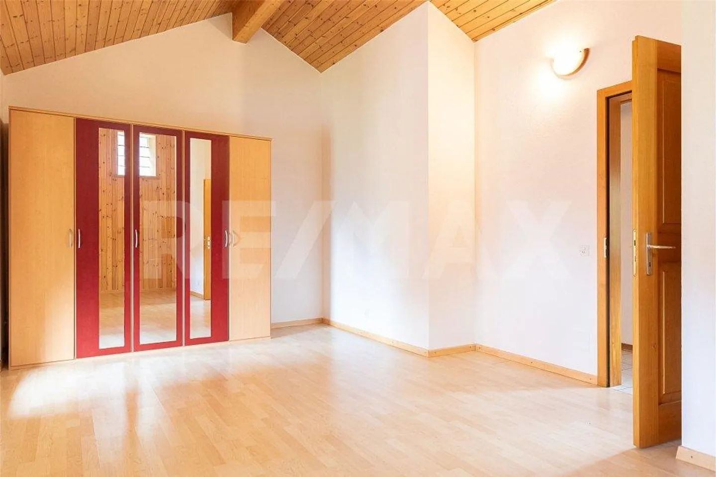 Casa con giardino e atelier - Foto 8 di 13