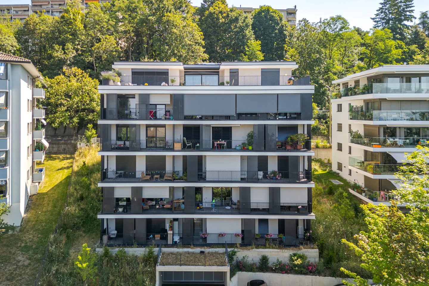 Beautiful 4.5-room apartment with large balcony overlooking the lake - Photo 1 of 16