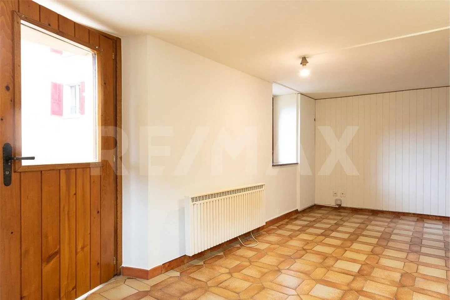 Casa con giardino e atelier - Foto 4 di 13