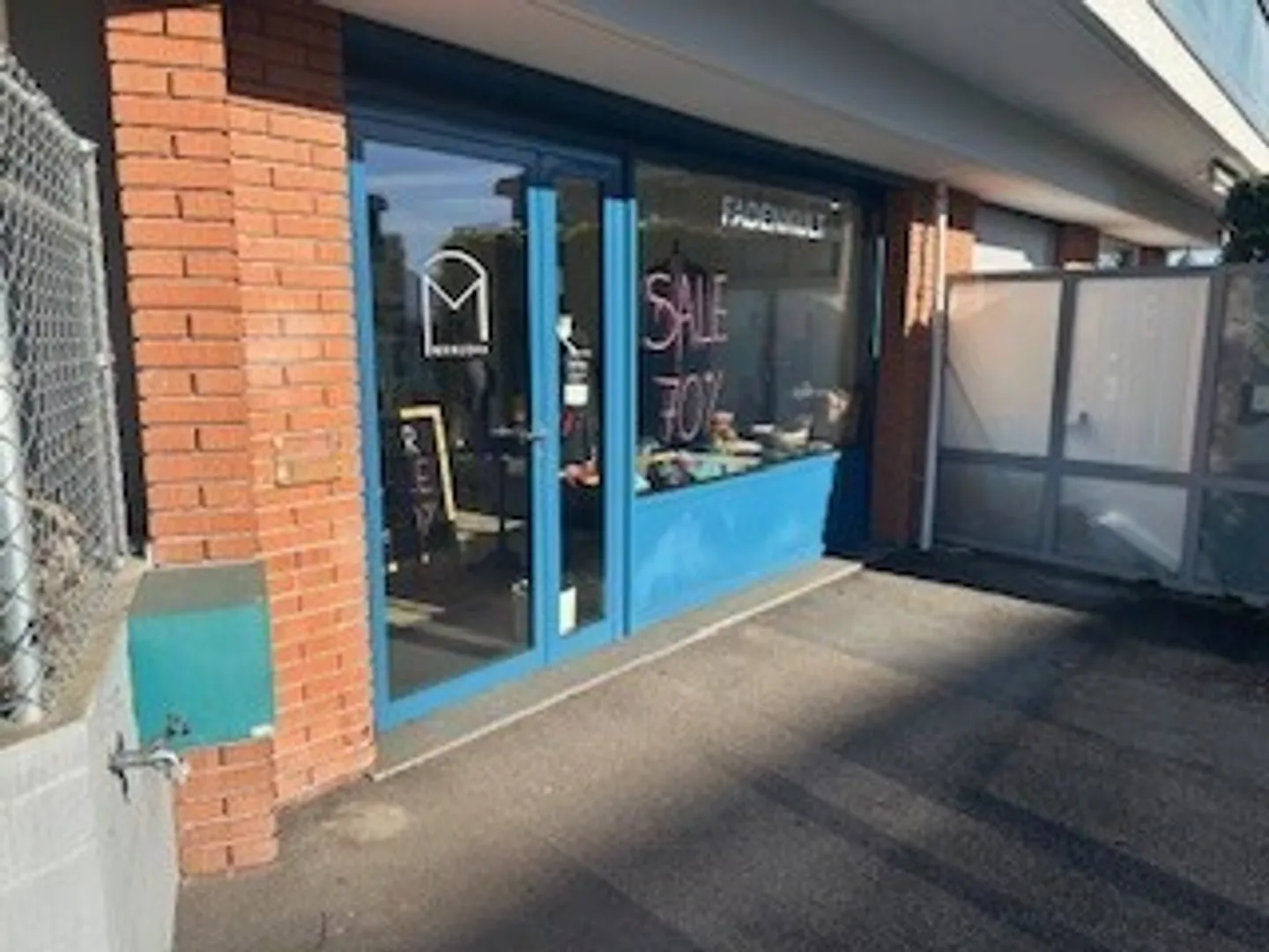 Centro commerciale con generosa planimetria - Foto 3 di 11