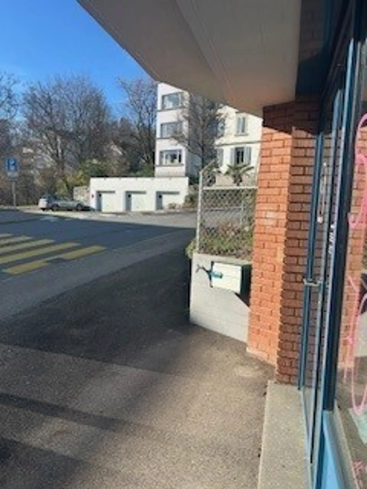 Centro commerciale con generosa planimetria - Foto 4 di 11