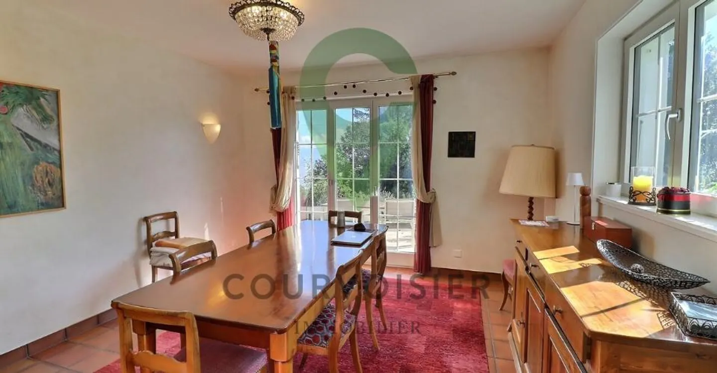 Außergewöhnliche Villa mit herrlichem Blick - Foto 2 von 11