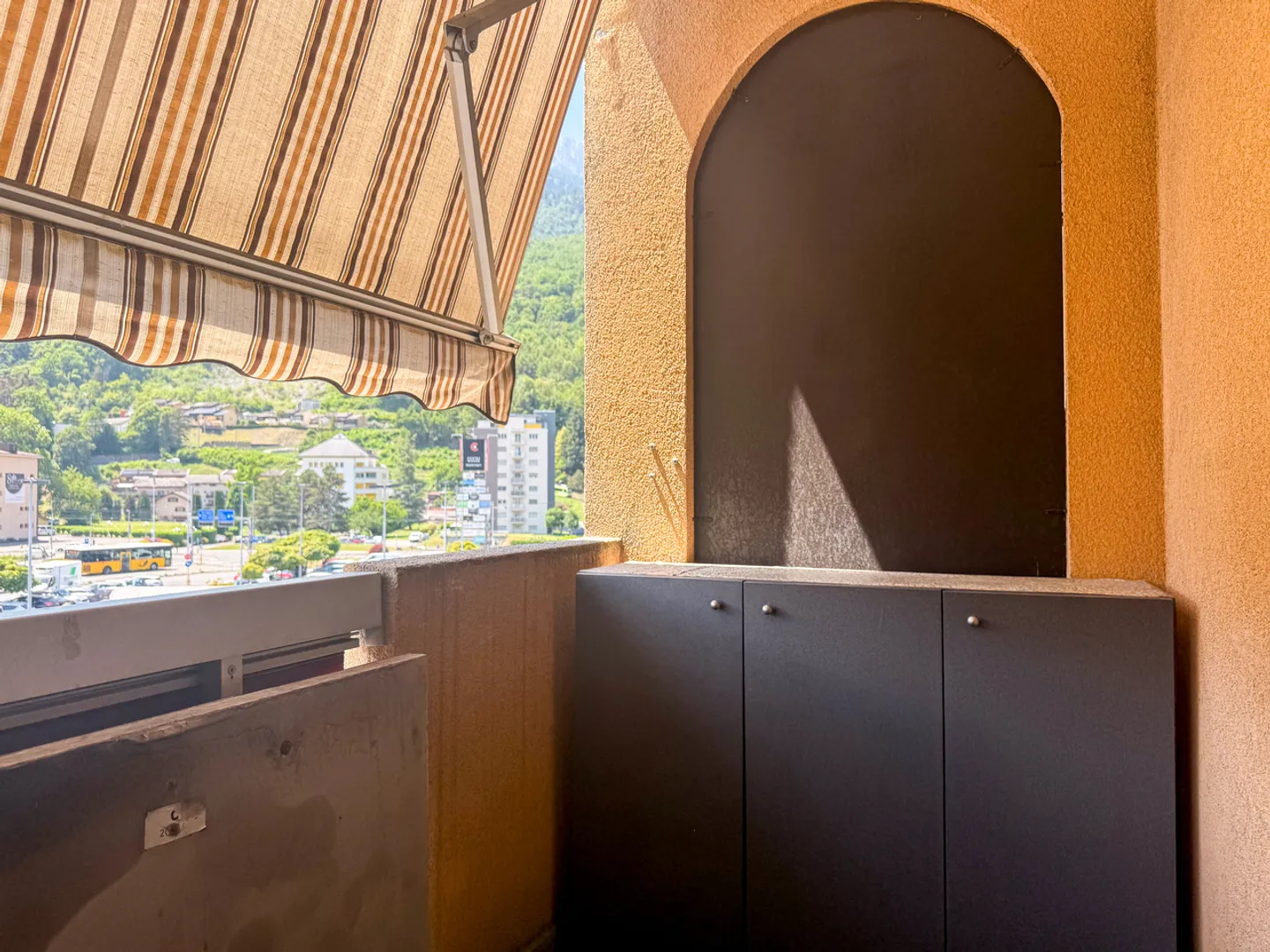 Charming Penthouse in Monthey - Photo 16 of 18