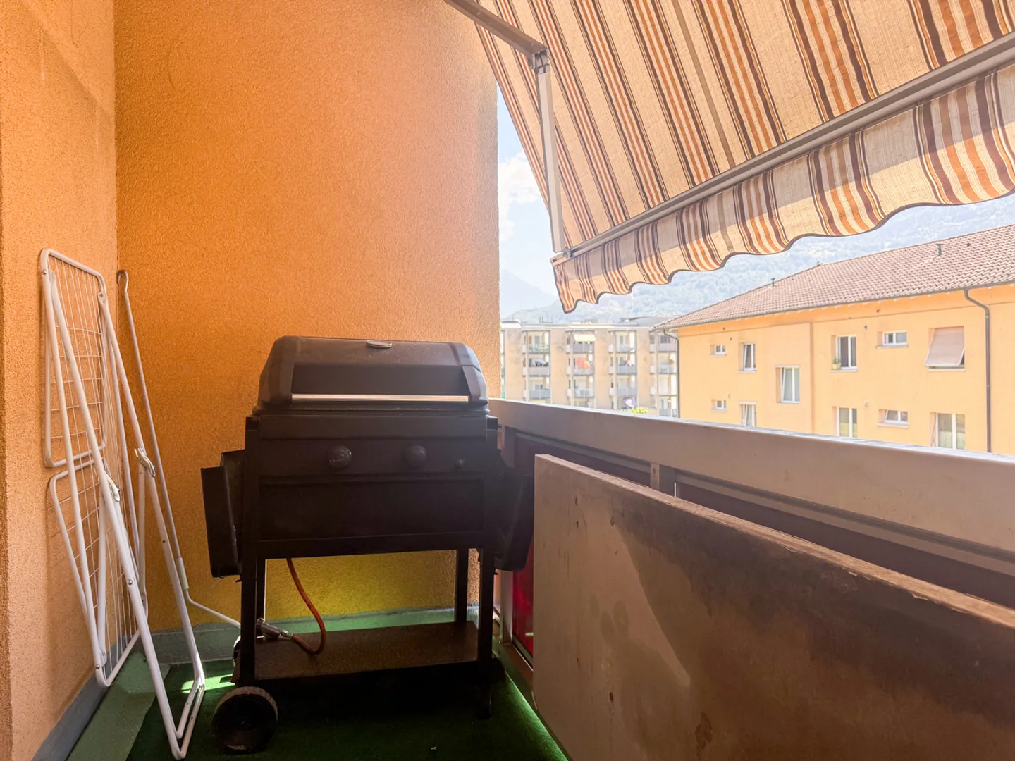 Charming Penthouse in Monthey - Photo 15 of 18