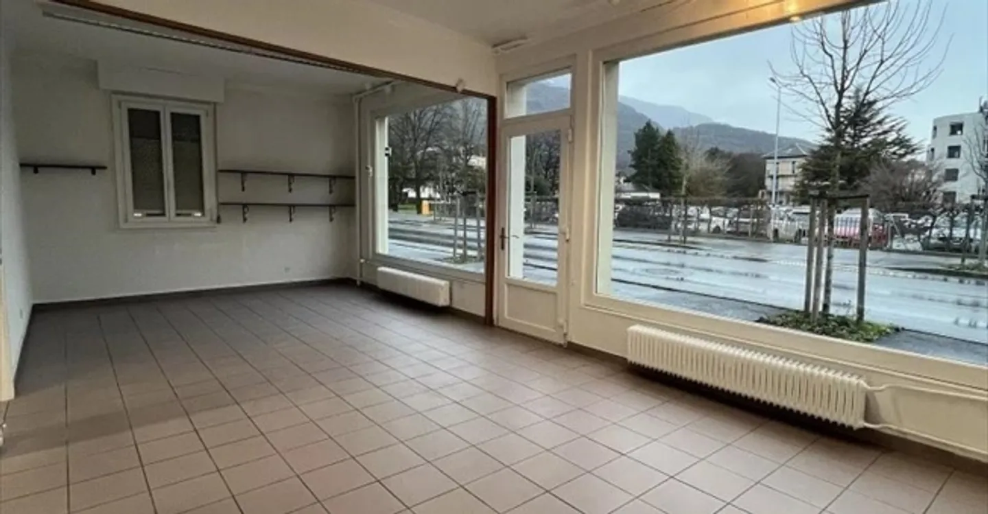 Shop for rent - Photo 8 of 8