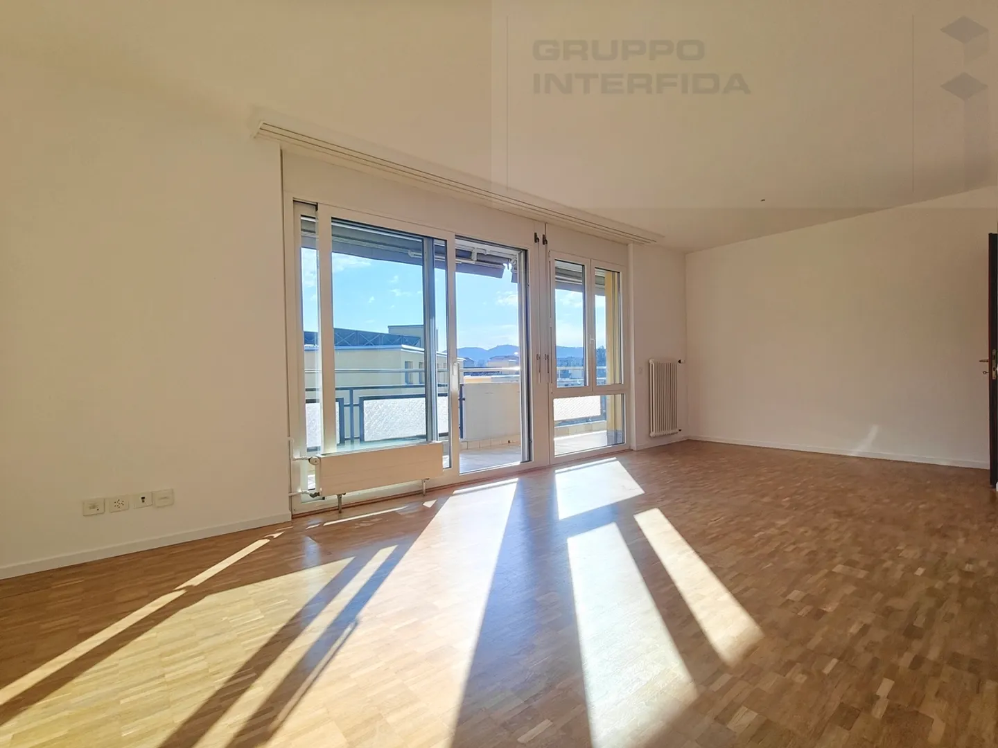 APPARTEMENT LUMINEUX DE 3,5 PIÈCES À MORBIO INFERIORE - Photo 2 sur 9