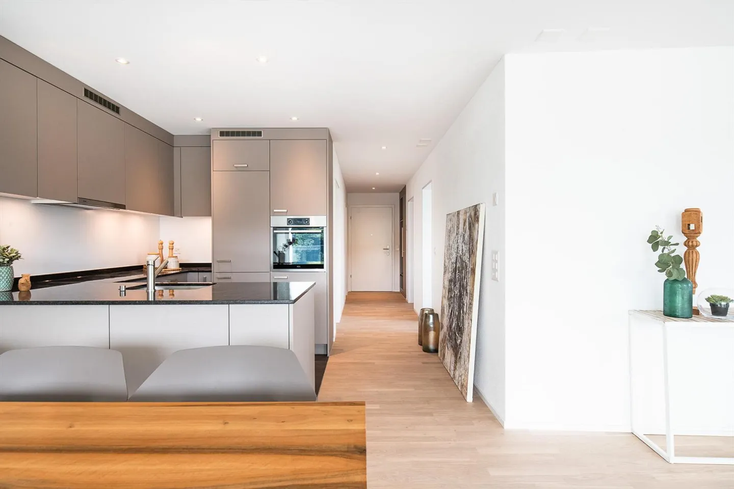Modern 3.5 New Apartment in Central Location - Photo 3 of 9