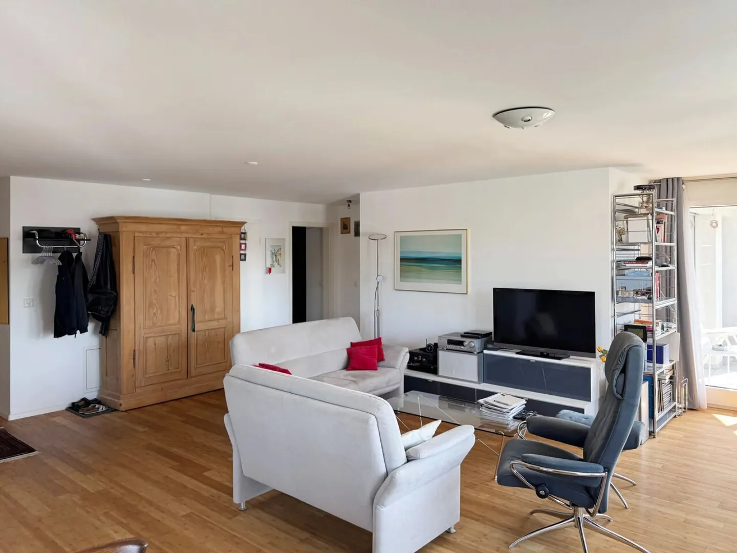 Appartement de 4,5 pièces avec salle de loisirs et place de parking AEH - Photo 2 sur 13