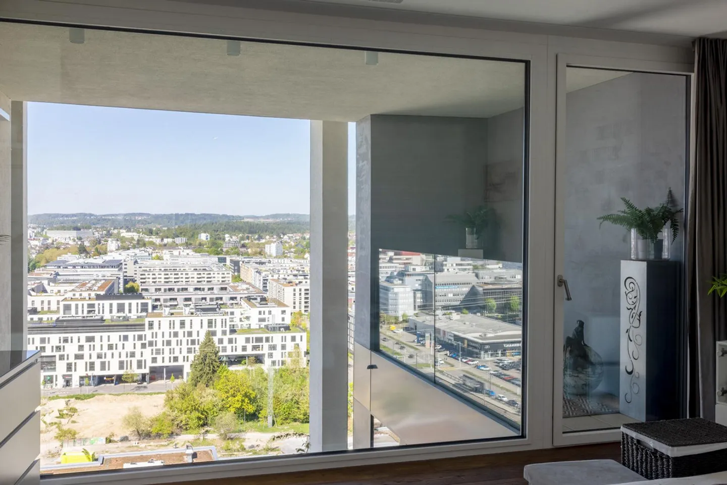 Appartement en attique de 5½ pièces impressionnant à Zurich. - Photo 3 sur 3