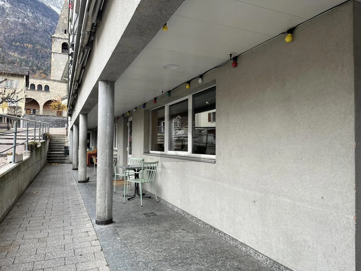 MAGNIFIKES ARBEITSWERKZEUG FÜR DIE RESTAURIERUNG - Foto 2 von 5