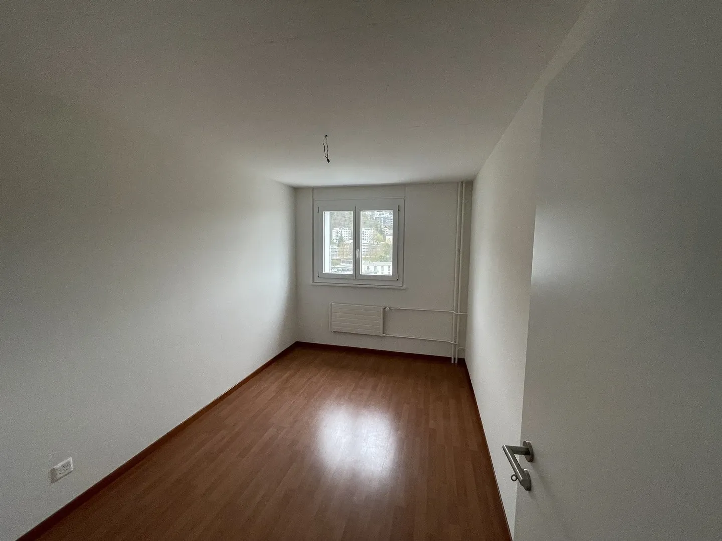 SCHÖNE KOMFORTABLE WOHNUNG MIT BALKON - Foto 3 von 8