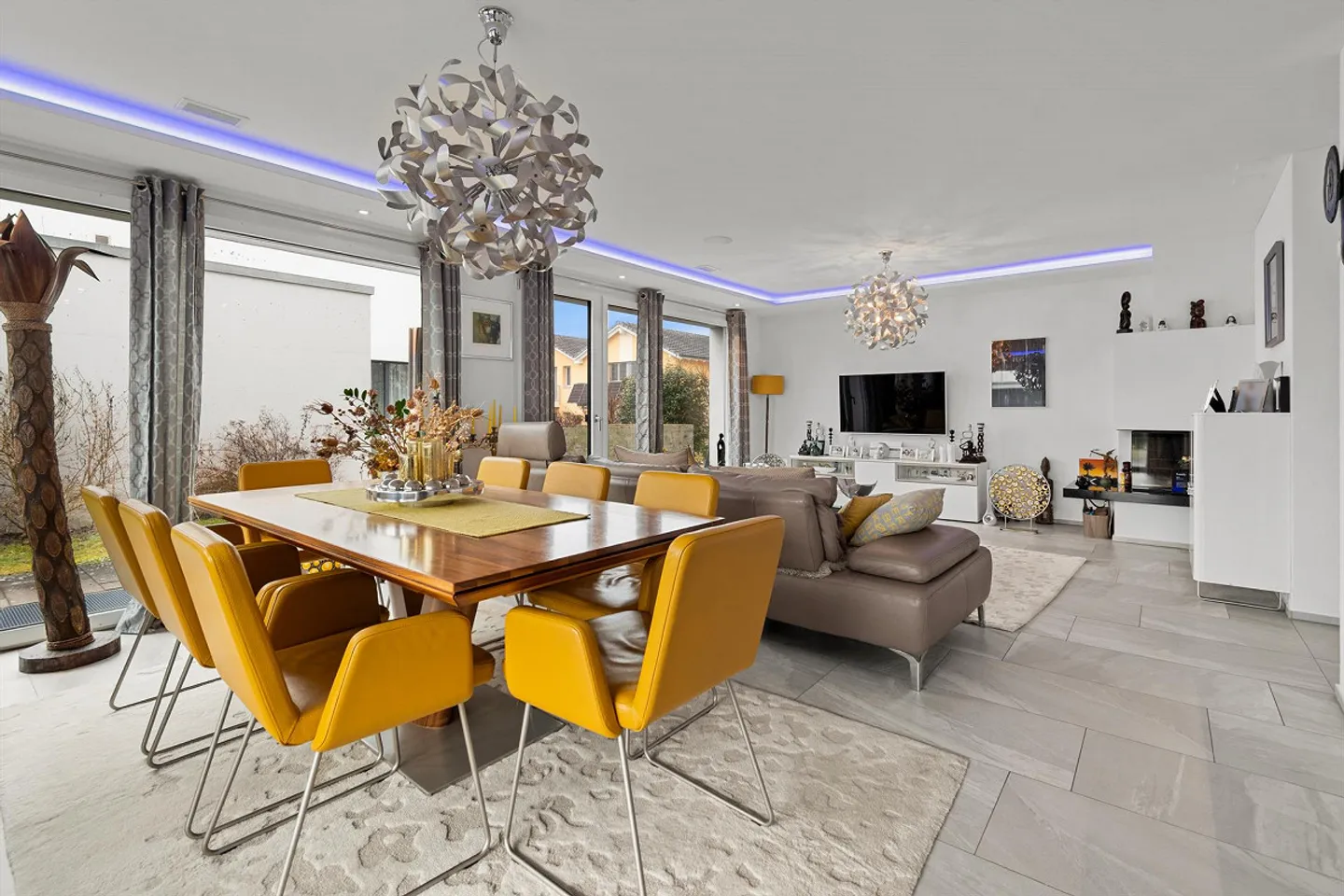 Modern 6.5-Room Single-Family House with a View of the Central Swiss Alps - Photo 3 of 9